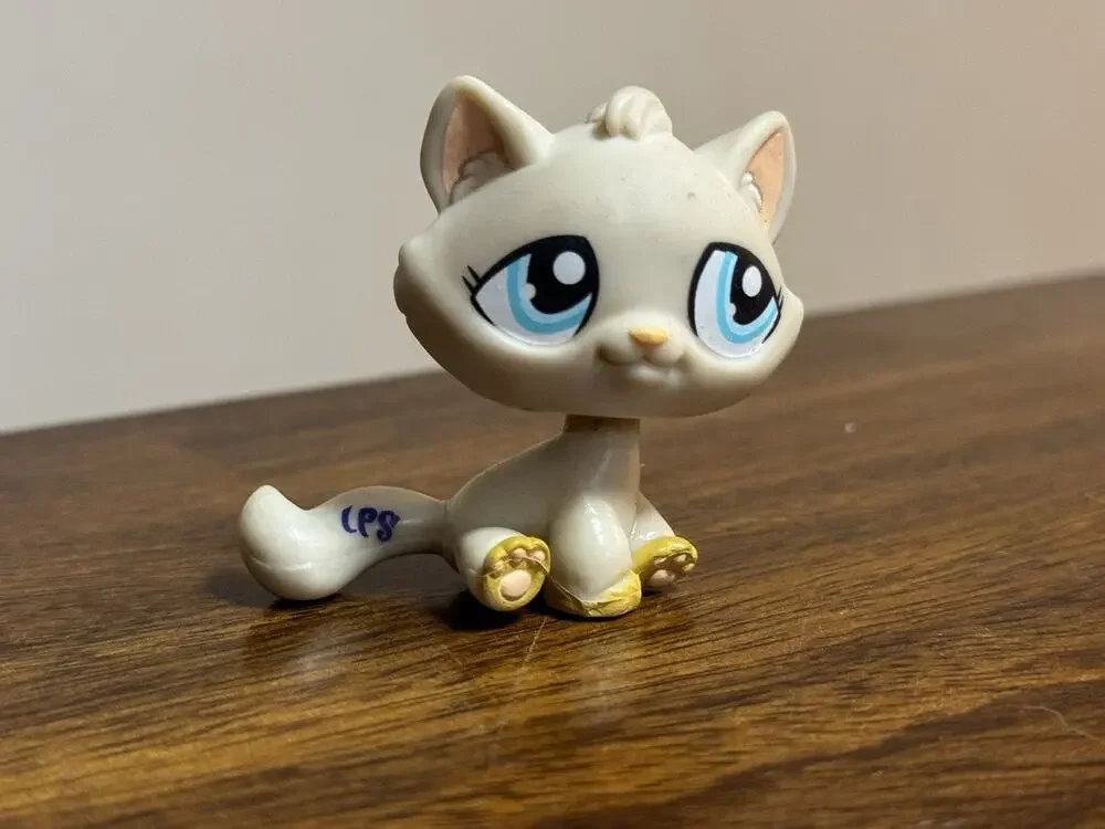 Littlest Pet Shop LPS #1364 White With Blue eyes Preowned